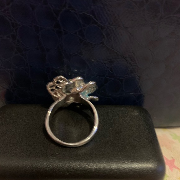 Unique flower ring - Picture 5 of 8